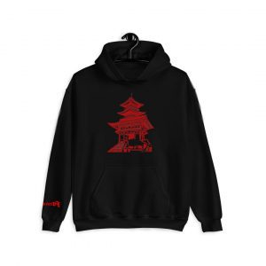 Sudadera negra oversize con bordado de un templo japones color rojo en el pecho y logo marca en el puño derecho